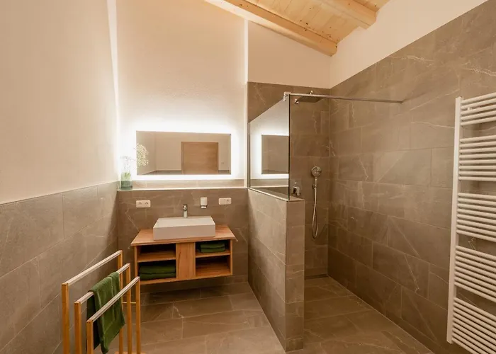 Waldgut * Όμπερσντορφ